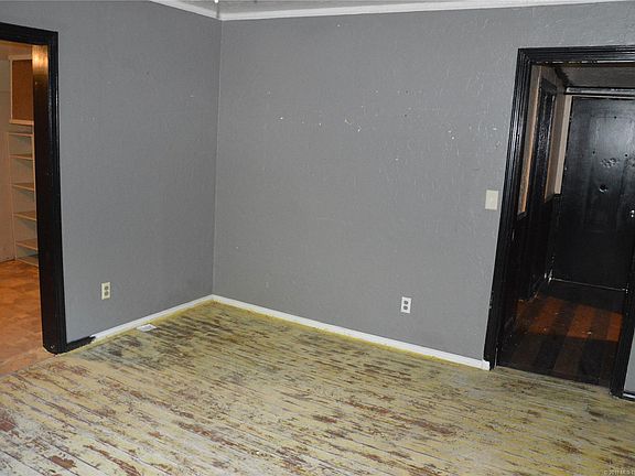 4th image of 805 N 10th St