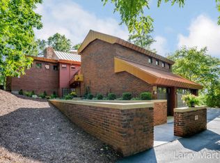 8801 E Fulton St, Ada, MI 49301