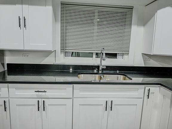 5th image of 15915 Cottage Grove Ave