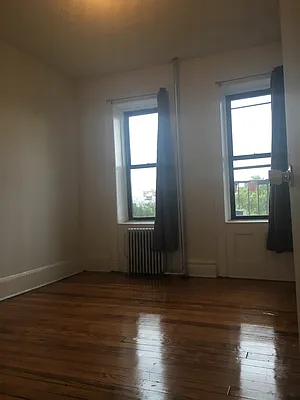 Rented by Metro Prop NY Corp | media 18