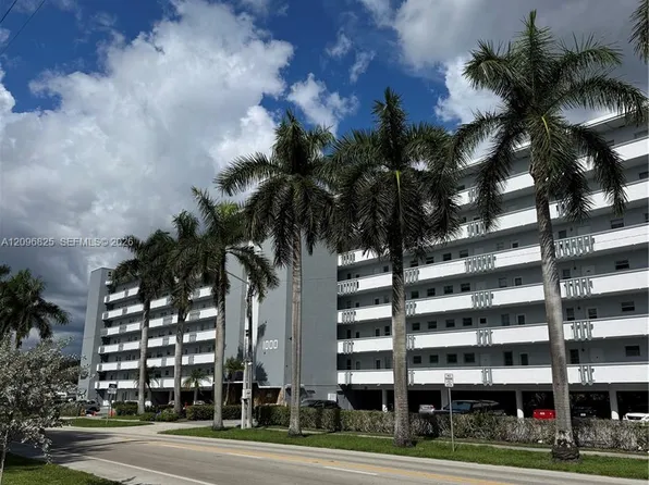 1000 NE 14th Ave APT 101, Hallandale Beach, FL 33009