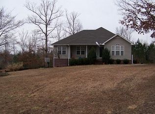 1066 Commanche Cir, Collinwood, TN 38450