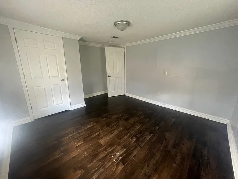 4831 Community Ave — Photo 3