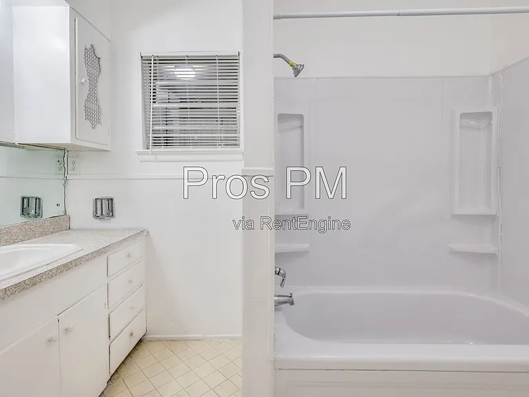 2101 Bradford Dr — Photo 7