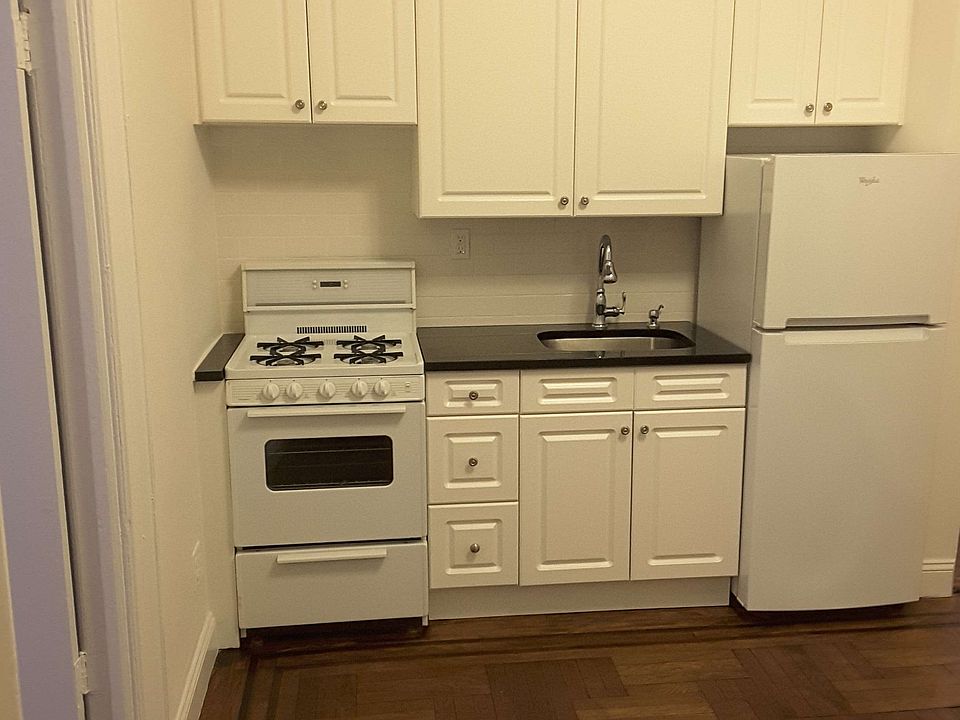 1st image of 220 E 36th St APT G2