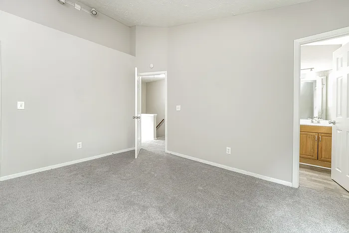 5713 Wells Cir — Photo 9