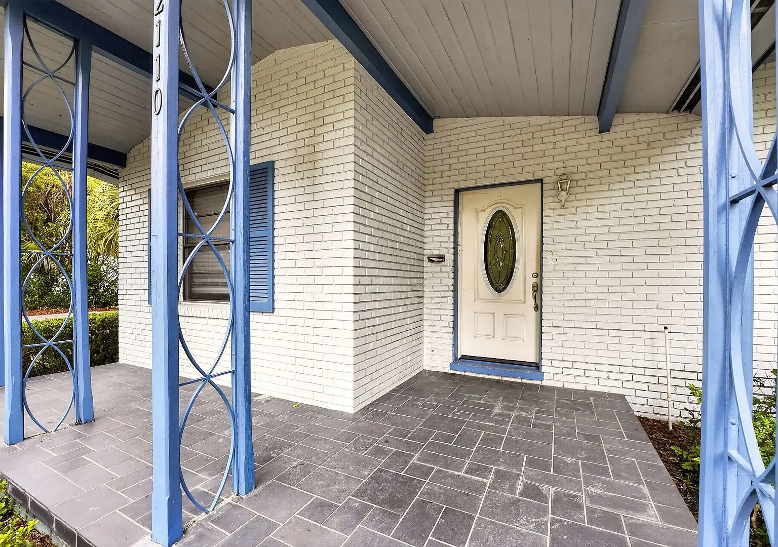 2110 NW 3rd Place — Photo 3