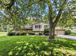 107 Orchardale Dr, Rochester Hills, MI 48309