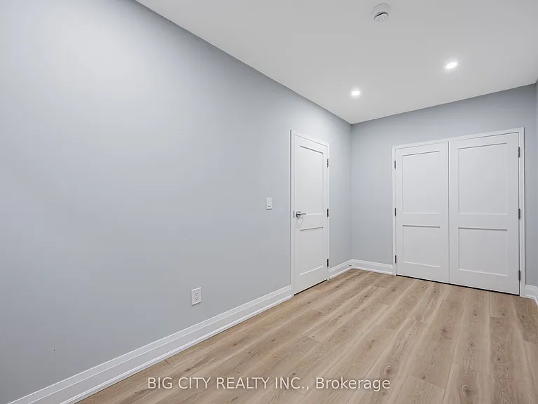 39 Aragon Ave #B — Photo 4