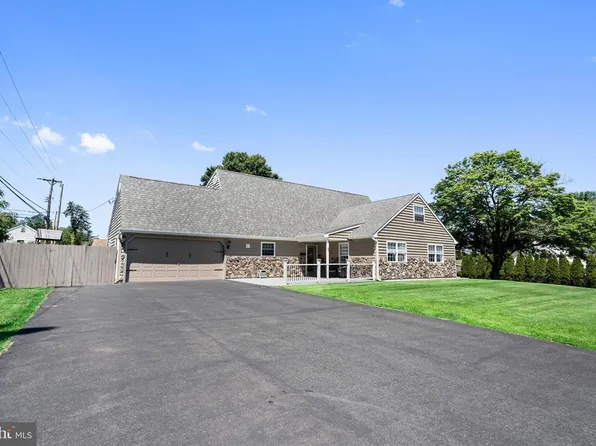 57 Rust Hill Rd, Levittown, PA 19056