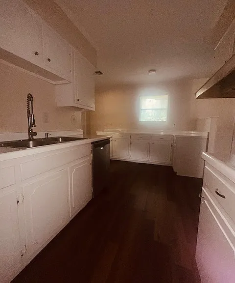 5038 Bryndale Ave — Photo 3