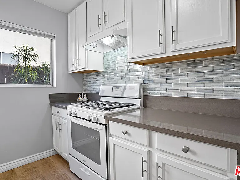 11743 Mayfield Ave #3 — Photo 8
