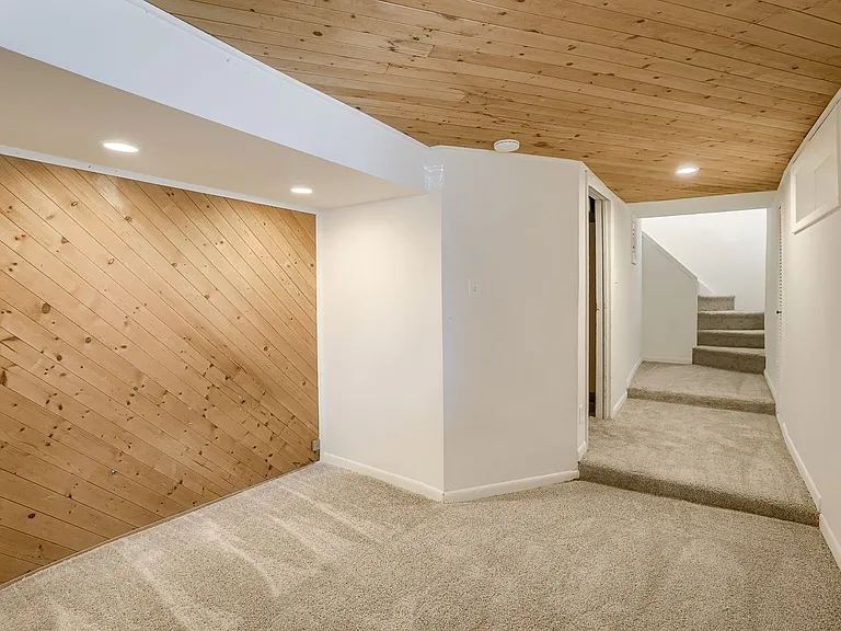 1003 S 42nd St — Photo 10