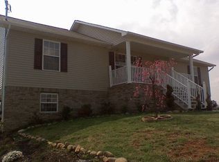 104 Hidden Valley Dr, Dandridge, TN 37725
