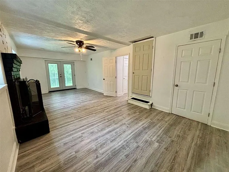 2712 Sherlock Dr #B — Photo 8