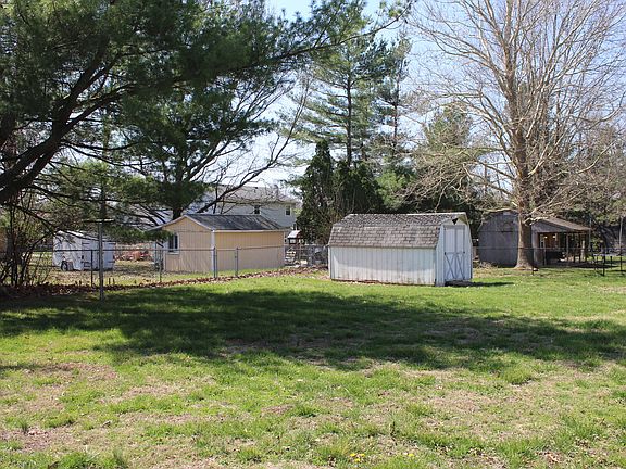 5th image of 3107 Apricot Ave