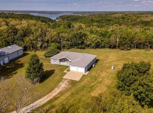 8580 Green Field Ct, Ozawkie, KS 66070