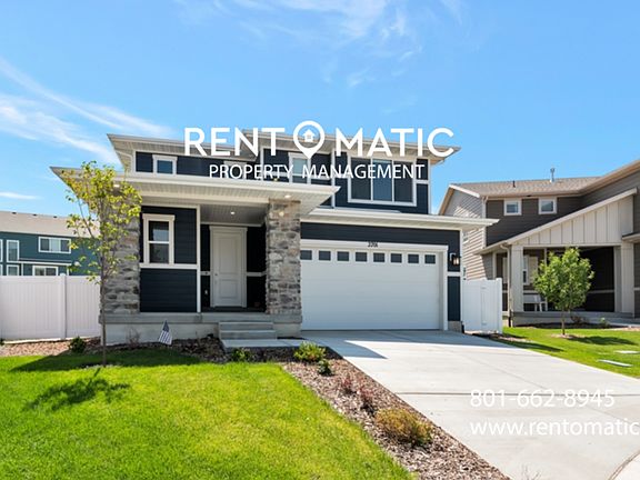 2nd image of 2701 S Clover Cir