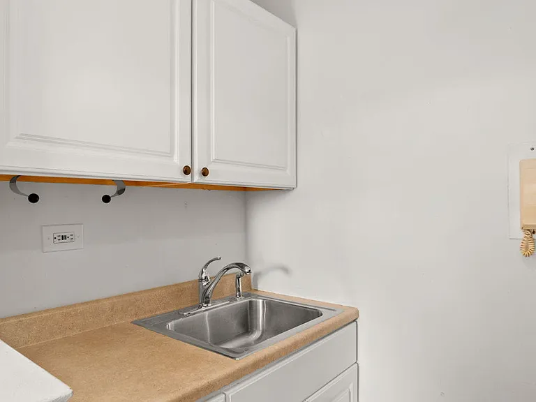 301 E 63rd St #12K — Photo 7