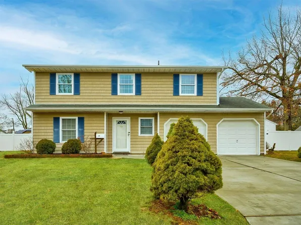 186 Wright Avenue, Deer Park, NY 11729