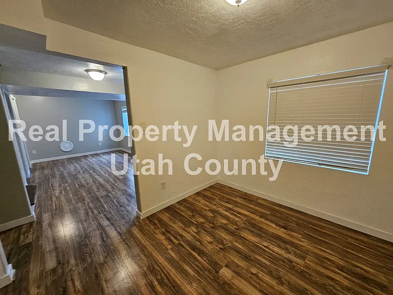 1708 E Ridgefield Rd — Photo 23
