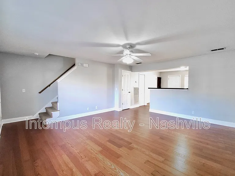 325 Shoshone Pl — Photo 3