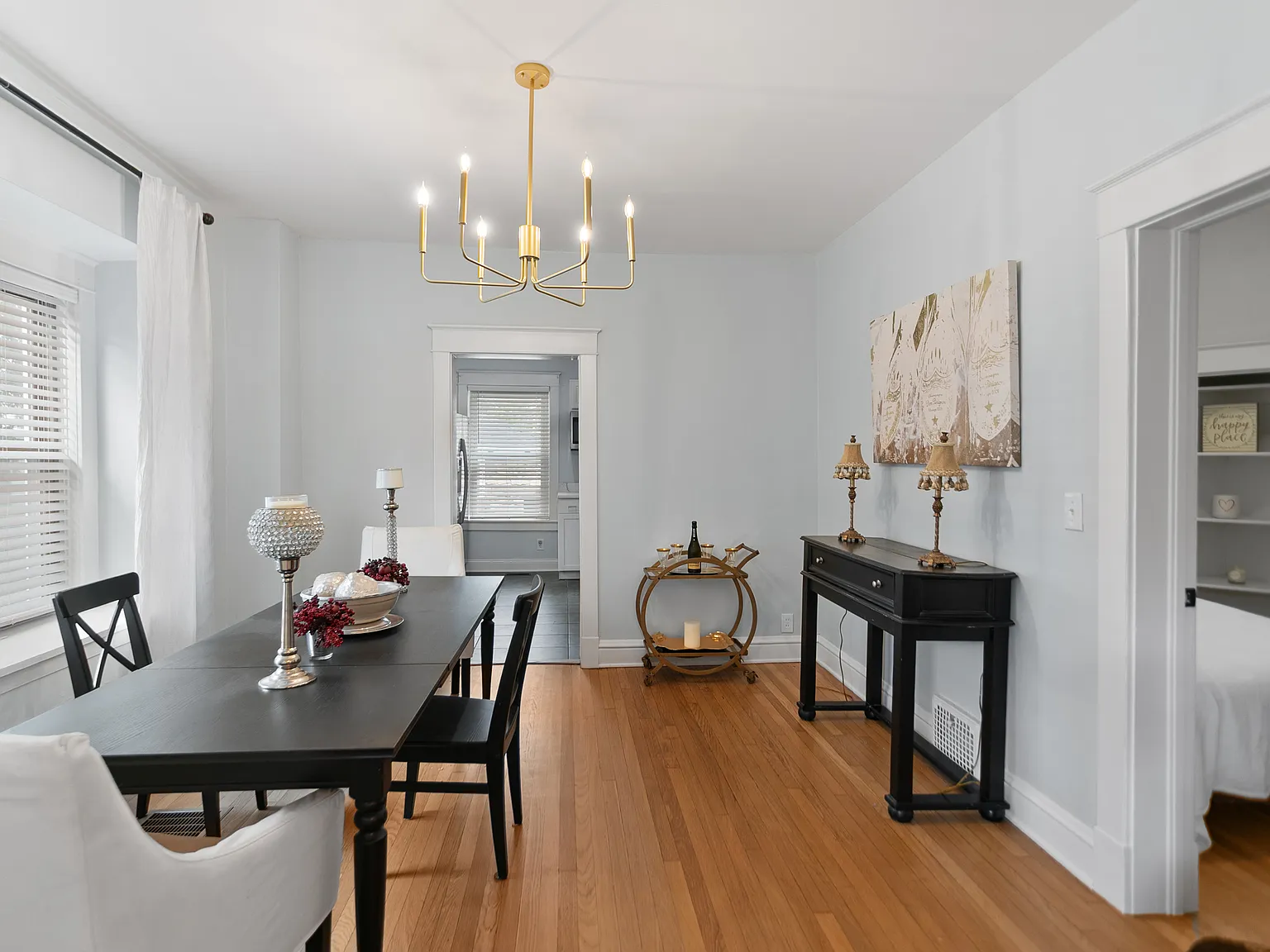 4 bed, 1869 sqft, $3,500 — Photo 2