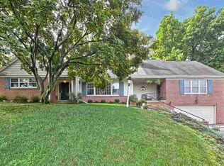 1060 Elliott Ln, York, PA 17403