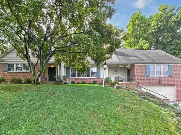 1060 Elliott Ln, York, PA 17403