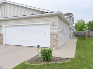 1018 35th Ave S, Moorhead, MN 56560