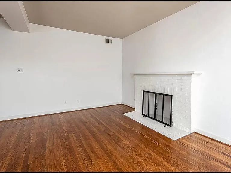 5621 Pershing Ave #32 — Photo 30