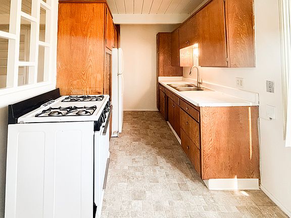 4th image of 2144 30th St APT 7