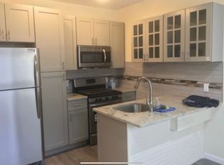 25-48 33rd St #1F, Astoria, NY 11102