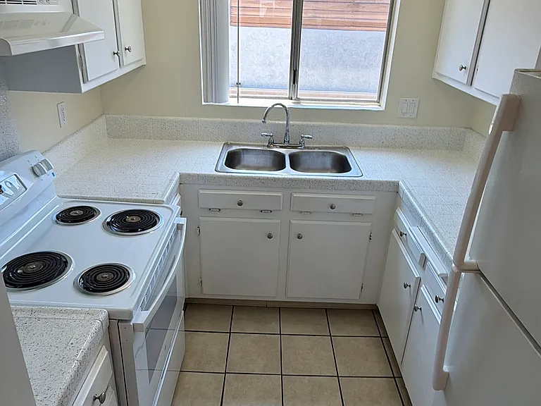 4121 Iowa St #6 — Photo 7