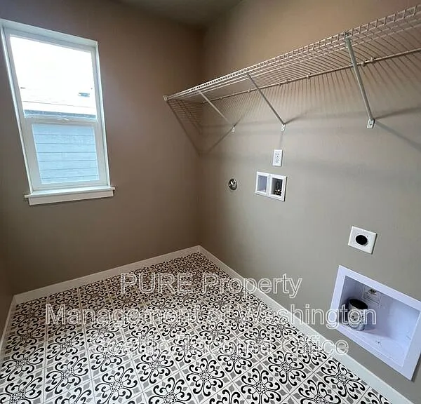 910 Burwood St SE — Photo 28