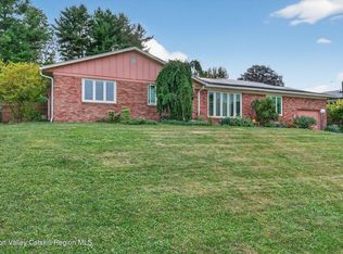 35 Overlook Dr, Kingston, NY 12401