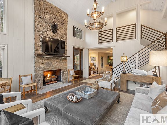 5th image of 390 Gantes Gulch Road