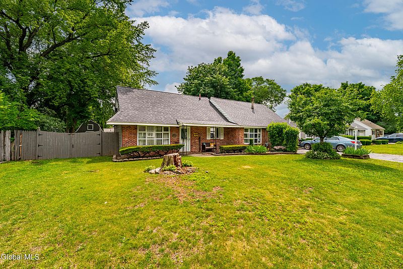 2nd image of 1156 Outer Drive