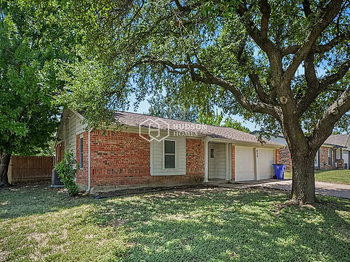 3 bed, 2.0 bath, 1131 sqft, $1,949 — Photo 4