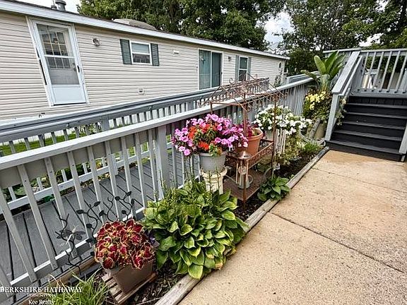 4th image of 52211 Landsdowne Cir