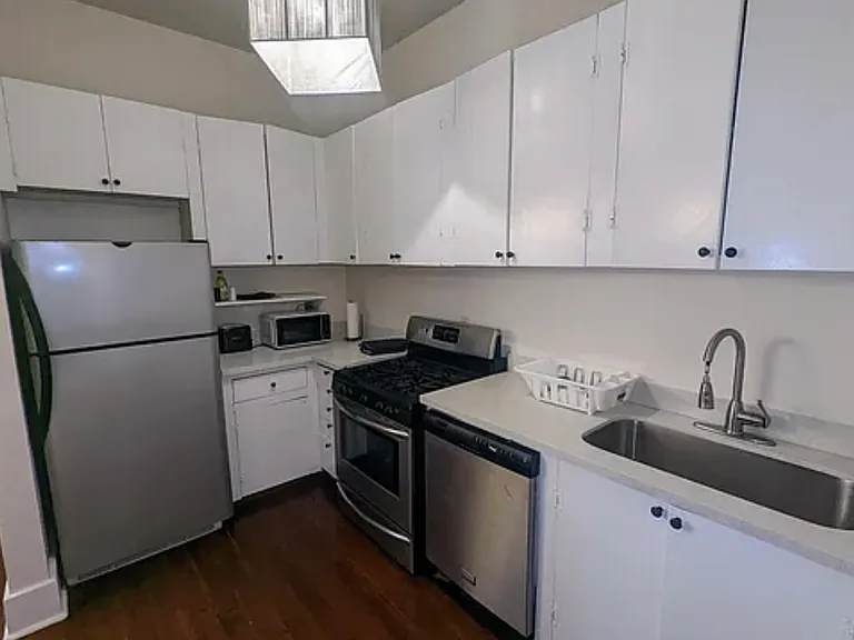 812-14 Frenchmen St #C — Photo 7