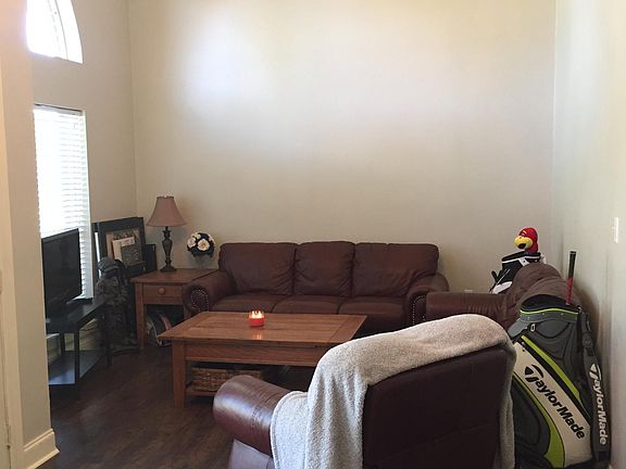 4th image of 403 Stonebrook Blvd