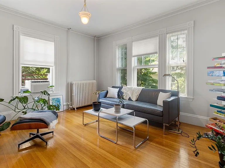 15 Myrtle St #2 — Photo 2