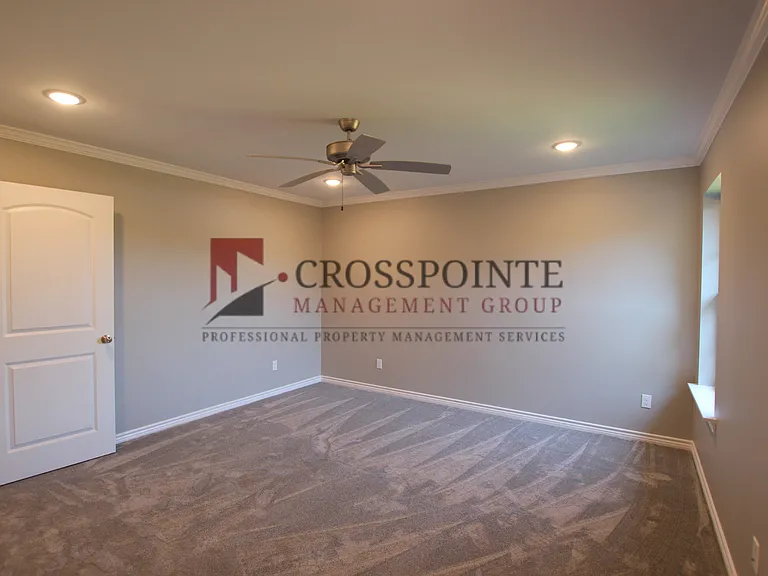 Beautiful 3 Bedroom 2 Bathroom Townhouse In South Tyler! 1/2 Off First Full Months Rent! — Photo 20