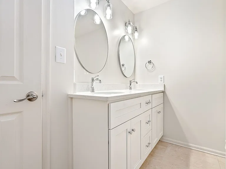 113 N College St #202 — Photo 10