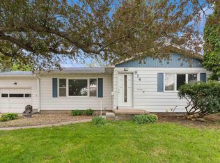 914 Loretta Ave, Waterloo, IA 50702