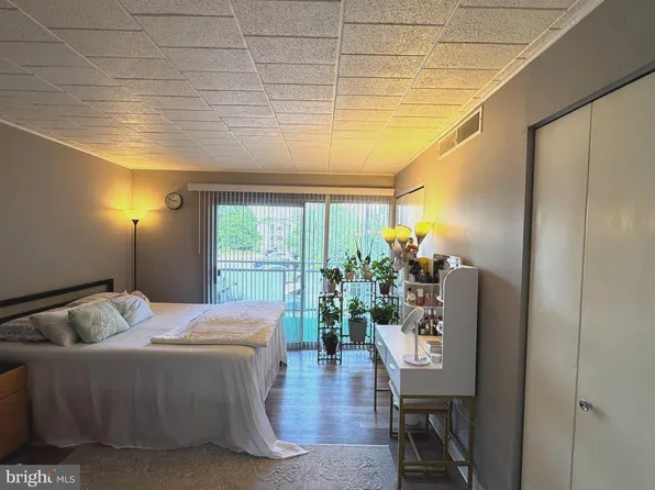 710 S Atherton St APT 211, State College, PA 16801