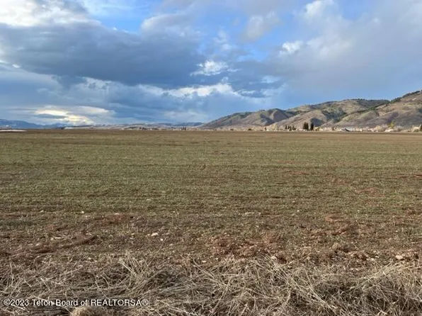 3 Nya Meadows Ln, Grover, WY 83122
