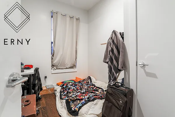 Rented by ERNY LLC | media 21
