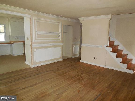4th image of 105 Albert Dr